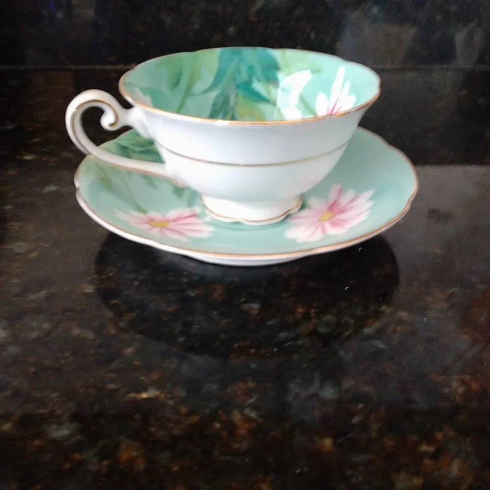 FANCY FOOTED SAJI CHINA HAND PAINTED PINK DAISIES FLORA CUP SAUCER SET JAPAN